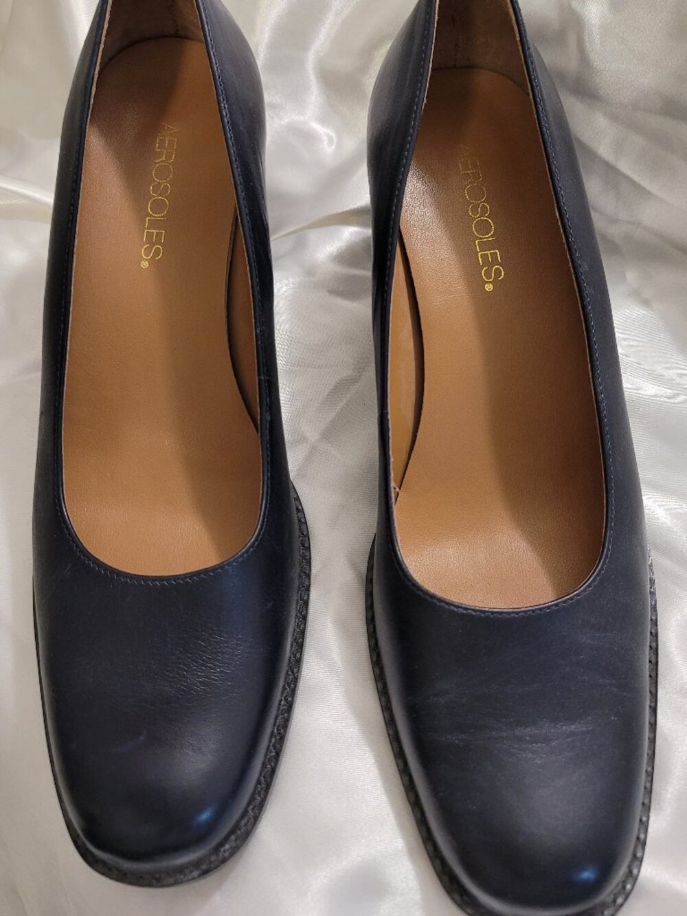 NAVY BLUE LEATHER PUMPS